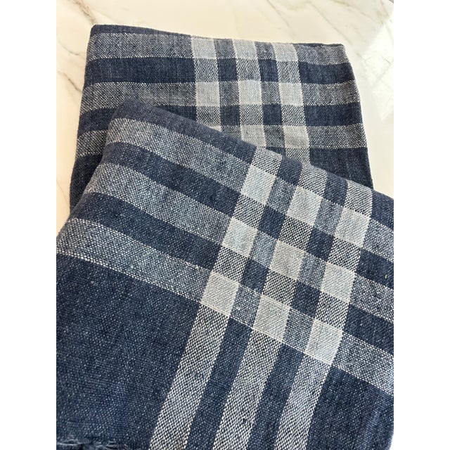 Rustic Bunny Williams Pine Cone Hill 100% Linen Plaid Navy White Throw Â€šÃ„Ã¬ Enzyme Washed Blue Tones For Sale - Image 3 of 13
