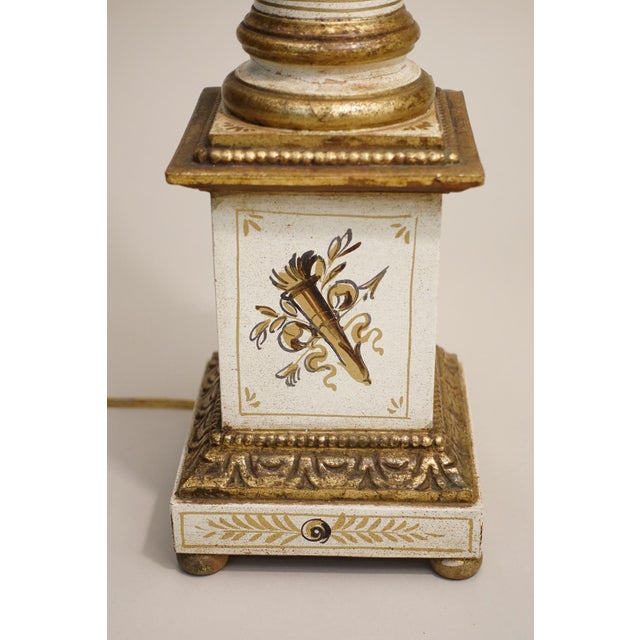 Antique White 1930s Neoclassical Hand Painted Tole "Grand Tour" Tuscan Style Column Terra Cotta Pottery Wood Table Lamps - a Pair For Sale - Image 8 of 13