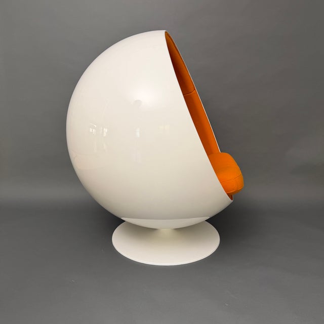 Metal Ball Chair in White and Orange by Eero Aarnio for Asko, Finland, 1960s For Sale - Image 7 of 18