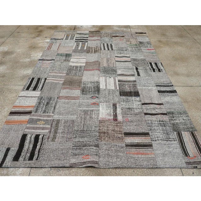Galerie Shabab Collection Mid-20th Century Turkish Flatweave Kilim Accent Carpet For Sale - Image 4 of 10