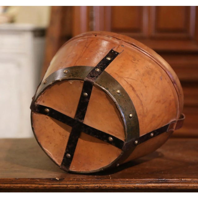Mid-19th Century French Oval Pigskin Leather Hat Box With Original Top Hat For Sale - Image 12 of 13