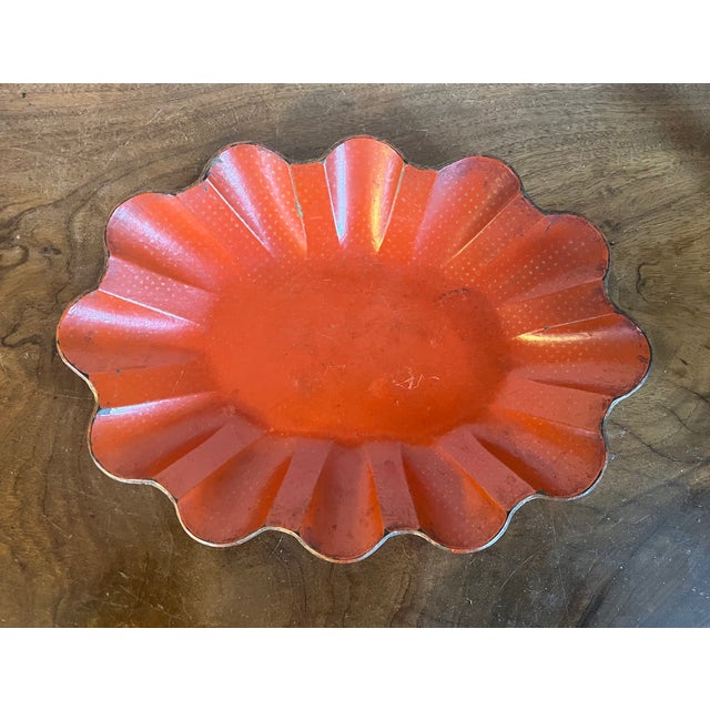 Paint Antique 19th Century French Scarlet Lacquer Papier Mache Scalloped Oval Tray or Bowl For Sale - Image 7 of 13