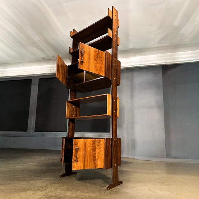 Designed in Brazil in the 1960s, this modular bookshelf by Ernesto Hauner is a refined expression of Brazilian mid-century...