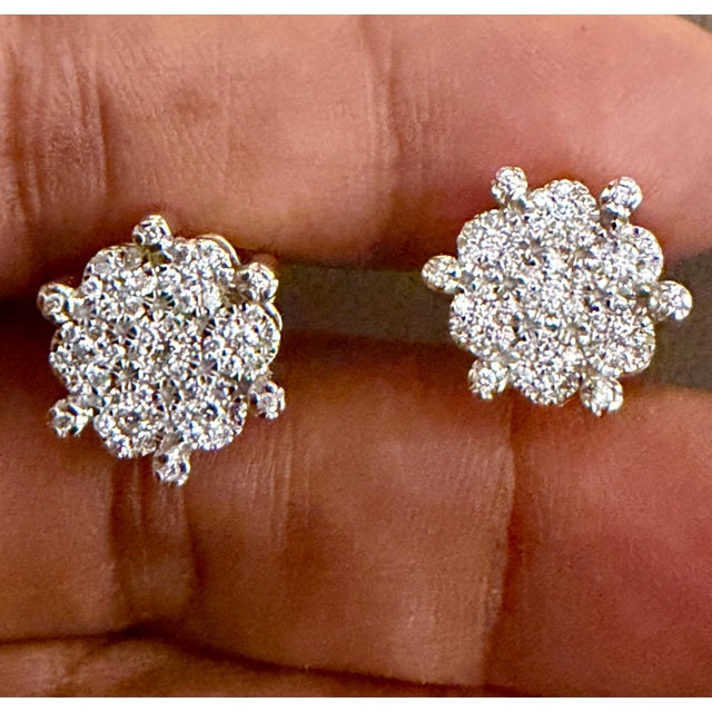 Contemporary 1.8 Carat, Cluster Stud Earrings 18 Karat Yellow Gold , Great Value 5.3 Gm For Sale - Image 3 of 18