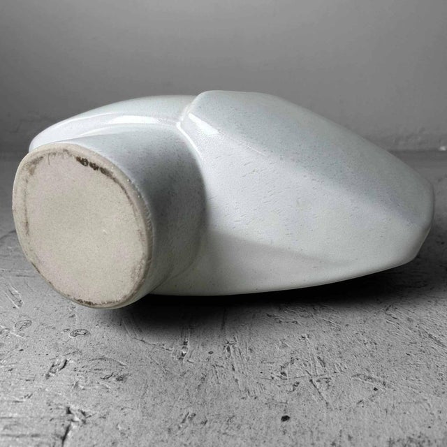 White Mid-Century Japanese Ikebana Fresh Flower Vase, 1960s For Sale - Image 8 of 15