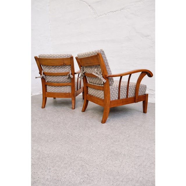 Mid-Century Modern Early Mid-Century Austrian Lounge Armchairs in Cherry Wood and Minotti Jacquard Upholstery, 1940s, Set of 2 For Sale - Image 3 of 10