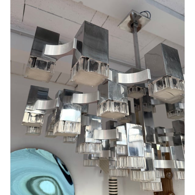 Metal Chandelier Cubic 57 Lights Metal Chrome and Lucite by Sciolari, Italy, 1970s For Sale - Image 7 of 12