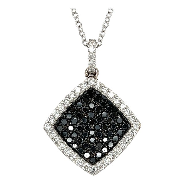1.27 Carat Black Diamond White Diamond 14 Karat White Gold Chain Necklace For Sale
