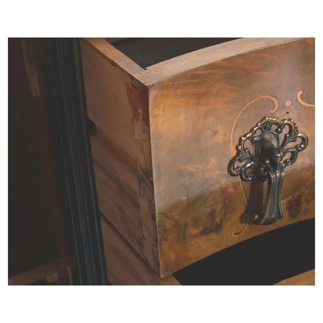 Venetian Walnut Credenza with Gold Leaf Mirror, 1920s For Sale - Image 4 of 17