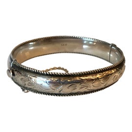 Example of English Bangles