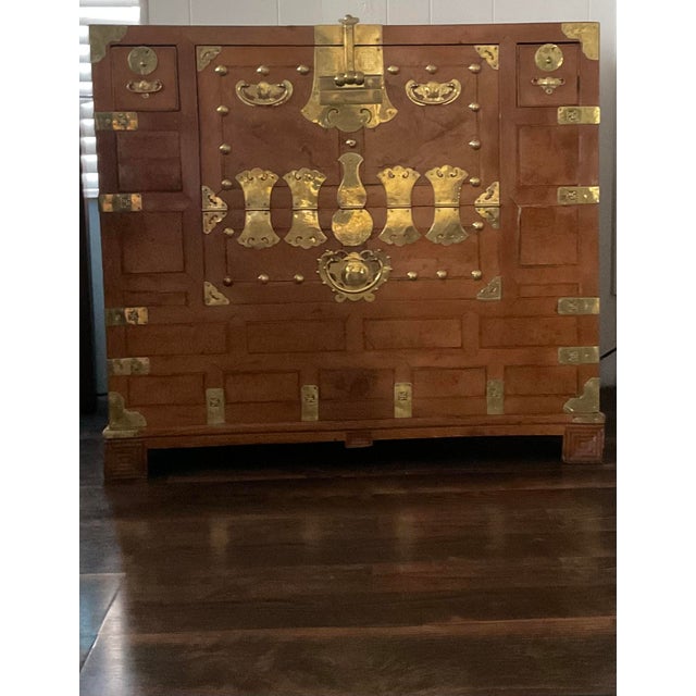 Korean Kanghwa Royal Brass-Mounted Bandaji Chest For Sale - Image 9 of 12