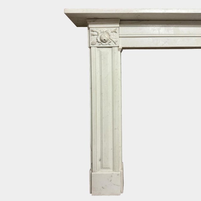 Hollywood Regency Antique English Regency Statuary Fireplace Mantel in White Marble, 1830 For Sale - Image 3 of 10