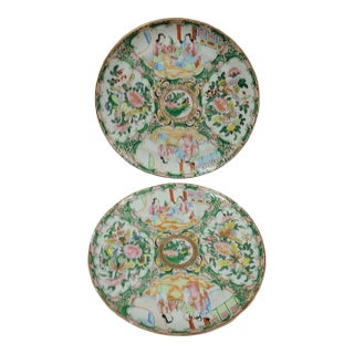 Pair Antique Chinese Rose Medallion Plates For Sale