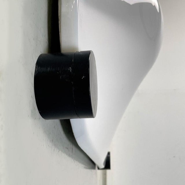 Martinelli Luce Mid-Century Modern Italian White Wall Lamp Bolla Martinelli Martinelli Luce, 1965 For Sale - Image 4 of 14