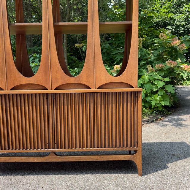 Mid-Century Modern Broyhill Brasilia Walnut Mid Century Modern Room Divider / Display Cabinet, Attributed For Sale - Image 3 of 12