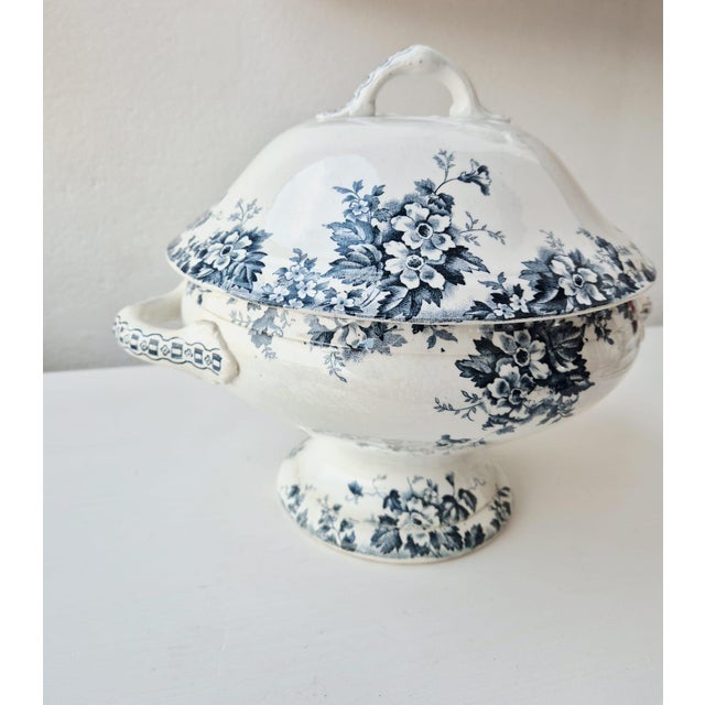 Ceramic Antique Marie Louise Tureen from Saint Amand France, 1900s For Sale - Image 7 of 7