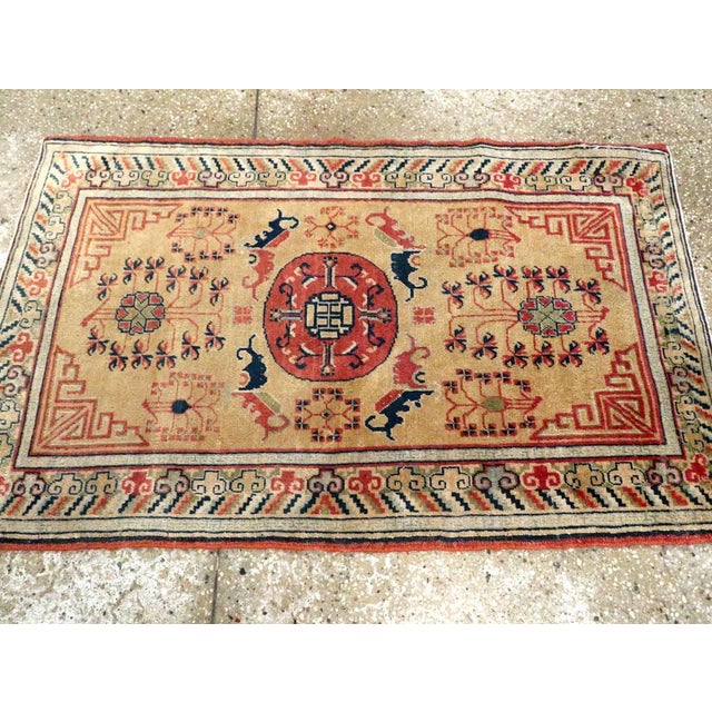 Early 20th Century Galerie Shabab Collection Early 20th Century Indian Lahore Throw Rug For Sale - Image 5 of 8