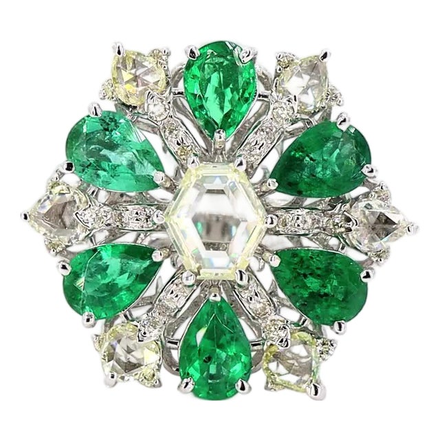 1.45 Carat Round Brilliant Cut Diamond Emerald Gold Ring, Size 6.5 For Sale