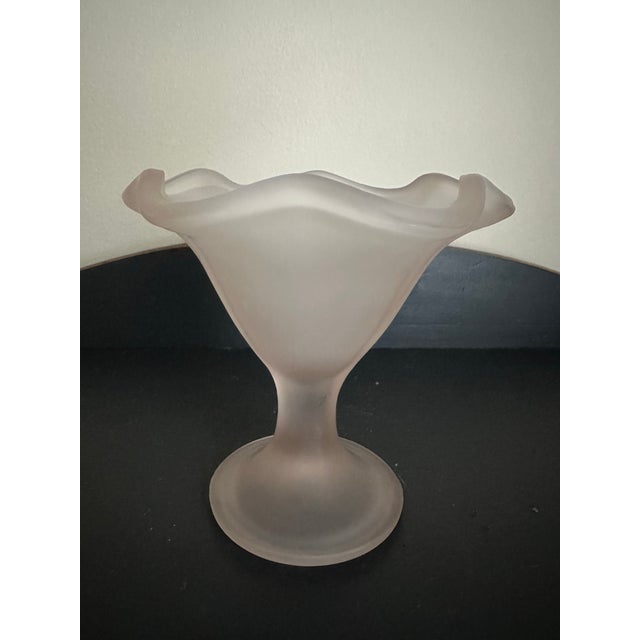 Traditional Vintage Late 20th Century Frosted Pink Glass Dessert Pedestal Bowl For Sale - Image 3 of 10