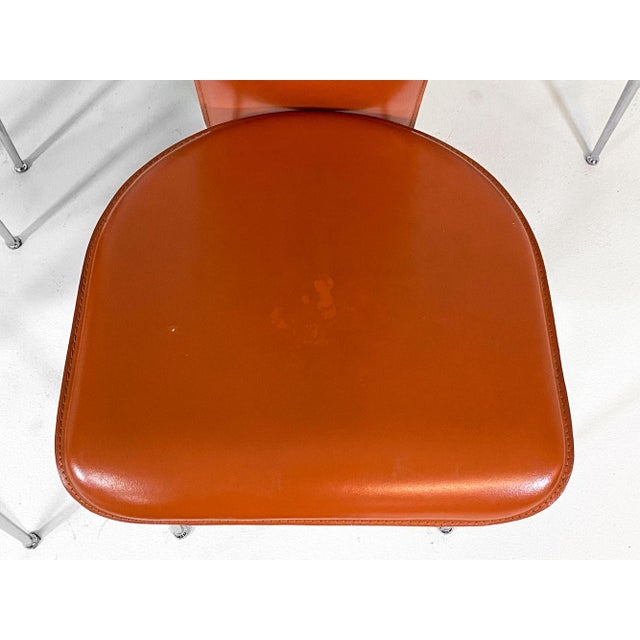 1980s Set of (5) Attributed to Giancarlo Vegni Model S44 "Cognac" Leather Italian Dining Chairs For Sale - Image 9 of 11