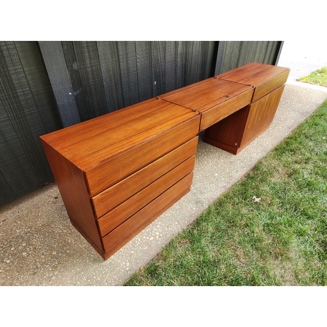 1960s Arne Wahl Iversen for Vinde Møbelfabrik Danish Modern Teak Vanity Desk Set | Made in Denmark | Floating Vanity With Hidden Mirror Dresser Set For Sale - Image 16 of 16