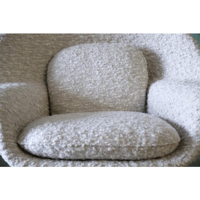 1960s White Attributed Knoll Womb Chair and Ottoman Holly Hunt Eero Saarinen Mid Century Modern For Sale - Image 12 of 13