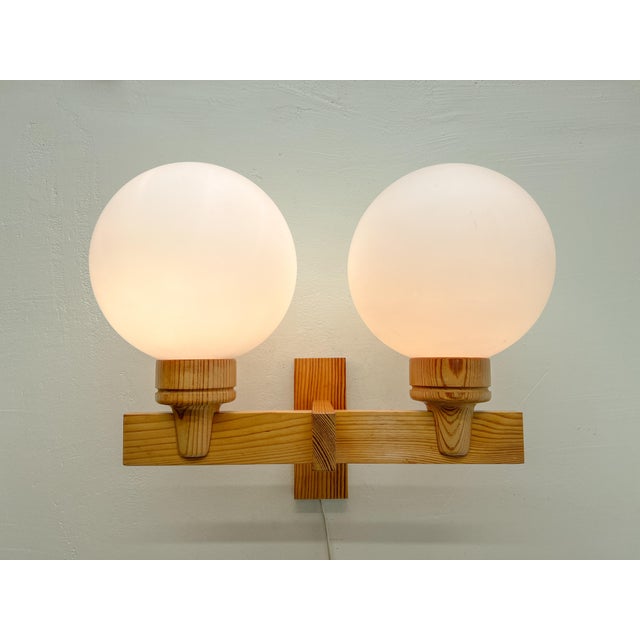 Wood Mid-Century Pine and Opaline Wall Lamp by Uno Dahlén for Aneta, 1970s For Sale - Image 7 of 12