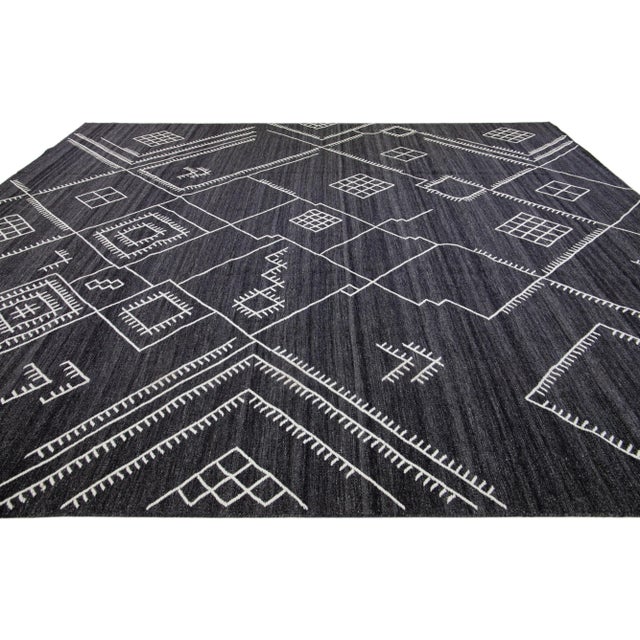 Early 21st Century Early 21st Century Oversize Modern Kilim Flatweave Wool Rug With Dark Gray Field by Apaadana For Sale - Image 5 of 7
