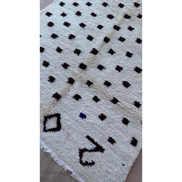 Textile Beni Ourain Vintage Rug - 6'0" X 8'10" Ft For Sale - Image 7 of 10