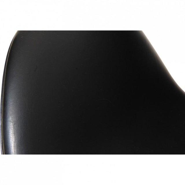 Black Vintage Swan Chair in Black Leather by Arne Jacobsen, 1960s For Sale - Image 8 of 18