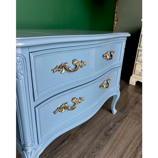 Blue 1970s Pair of French Provincial Light Blue Lacquered Nightstands For Sale - Image 8 of 15