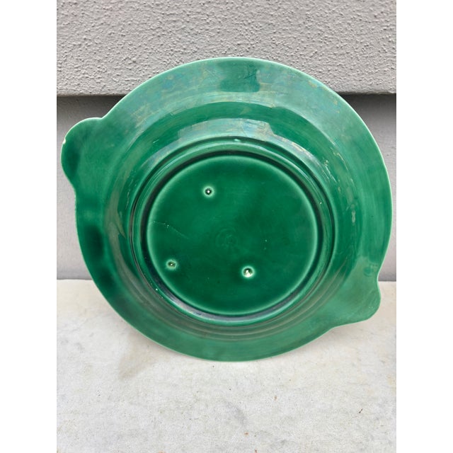 De Sarreguemines Green Majolica Fish Plate Sarreguemines Circa 1950 For Sale - Image 4 of 4