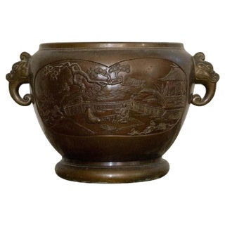 China Bronze Pot Cover with Palace Courtyard Scenes, 1900s For Sale