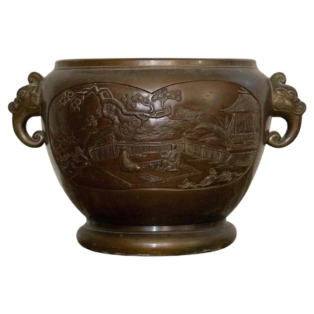 China Bronze Pot Cover with Palace Courtyard Scenes, 1900s For Sale