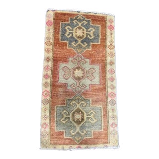 Turkish Yastik Rug 1'6" x 2'9" For Sale