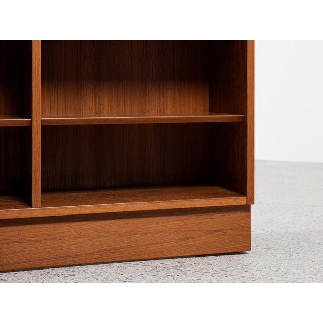 Mid-Century Danish Bookshelf in Teak from Hundevad, 1960s For Sale - Image 9 of 11