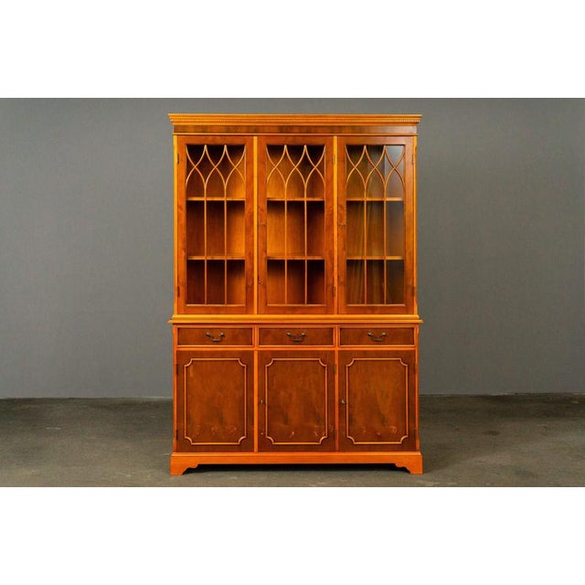 Item: Bookcase Period & Style: English Style - second half of the 20th century Features - elegant and practical piece of...