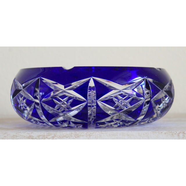 Hollywood Regency Vintage Cobalt Blue Cut-to-Clear Crystal Ashtray – Geometric Starburst Design – 8" For Sale - Image 3 of 16