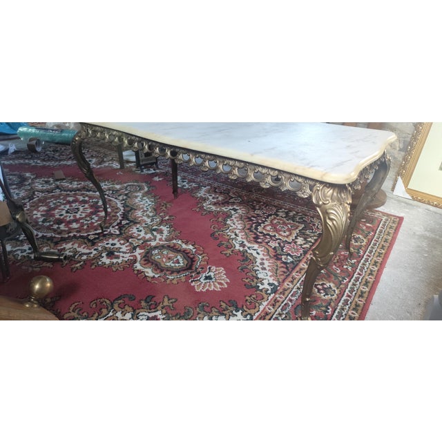 1960s Vintage French Hollywood Regency / Louis XV Style Marble Coffee Table with Brass Legs, 1960s For Sale - Image 5 of 7