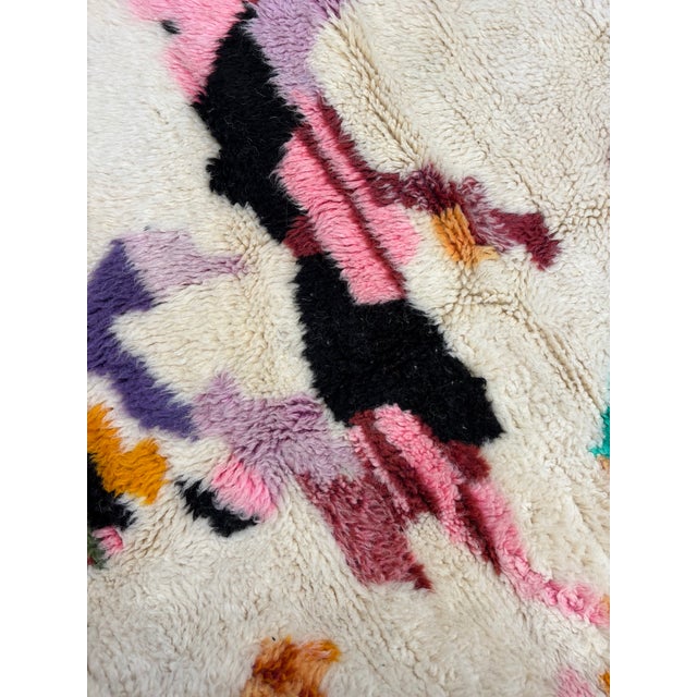 2020s Contemporary Moroccan M’rirt Rug – Abstract Expressionist Wool Carpet For Sale - Image 5 of 10