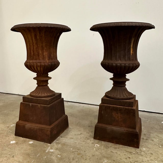 Shabby Chic 1940’s Pair of Cast Iron Planters on Stand For Sale - Image 3 of 7