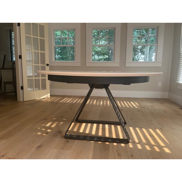 Beautiful Caligaris Atlante extendable dining table, purchased new in 2023. This is an exceptionally well-designed Italian...