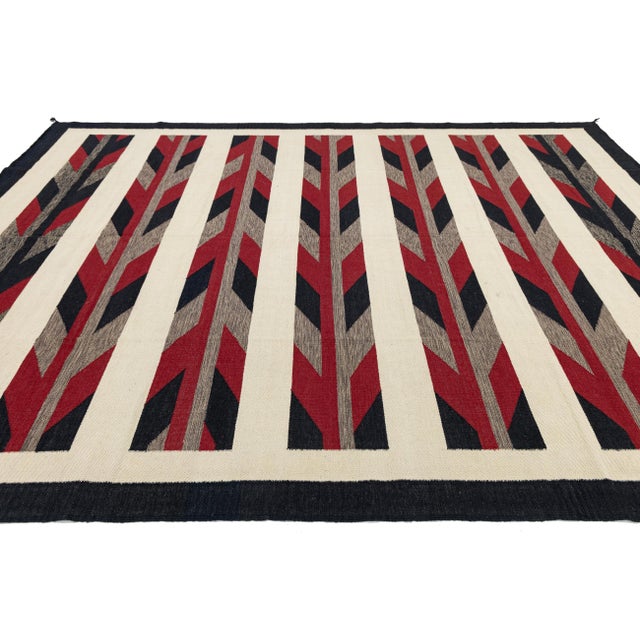 Beige Modern Navajo-Style Handmade Wool Rug – Geometric Flatweave in Red and Beige For Sale - Image 8 of 11