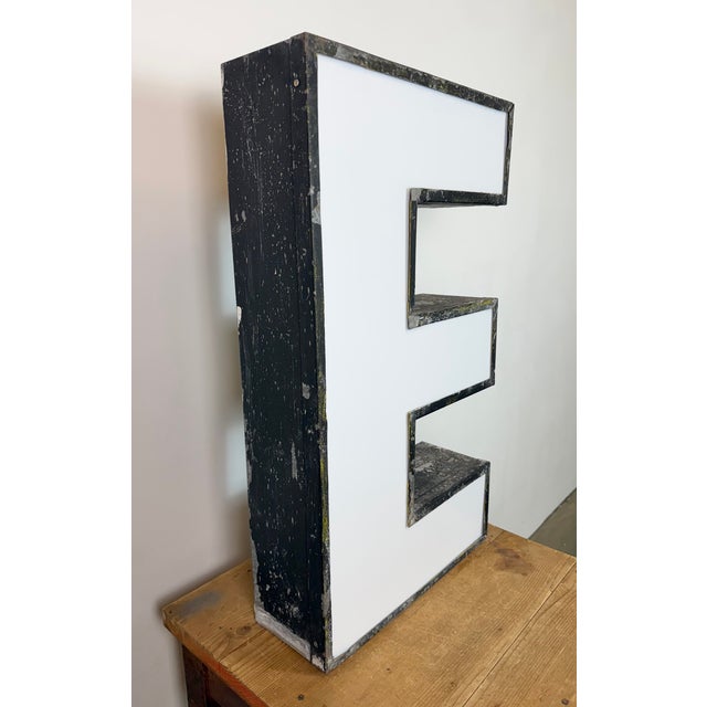 Industrial Large Vintage Illuminated Advertising Letter E, 1960s For Sale - Image 3 of 16