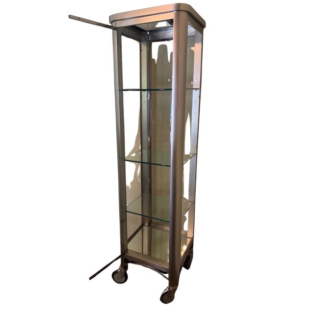 Traditional Ethan Allen Radius Glass Display Curio Cabinet on Casters For Sale - Image 3 of 3