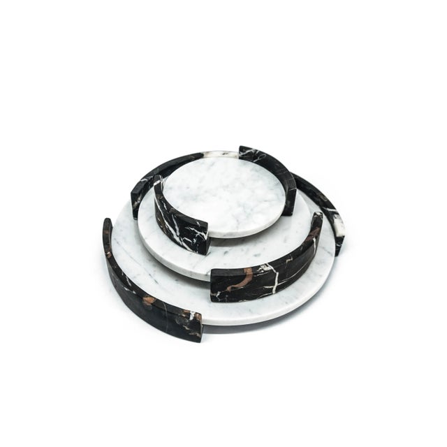 Medium circular triptych tray in white Carrara marble. -Jacopo Simonetti design for Fiammetta V- Each piece is in a way...