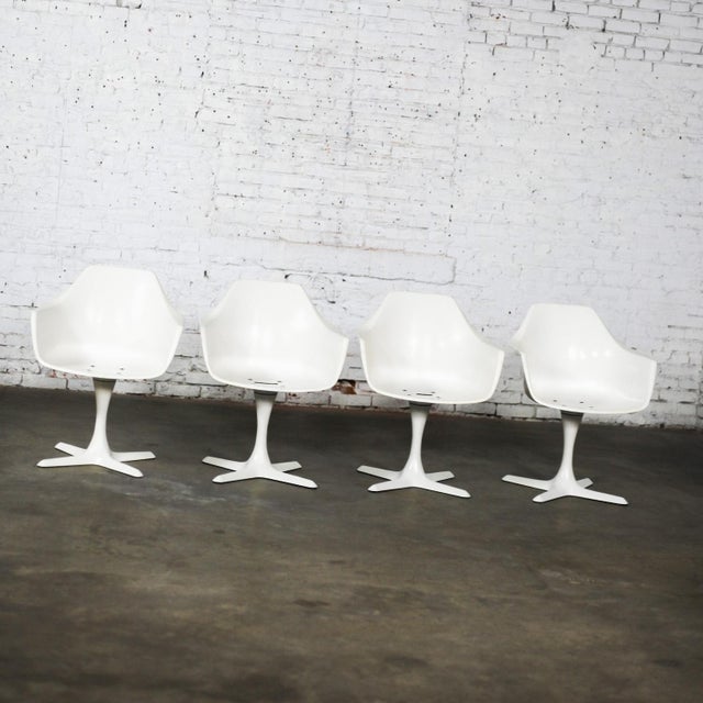 Burke, Inc. Mid-20th Century Mid Century Modern Burke Tulip Swivel No 116 Armchairs White Shell Black Cushions Set of 4 For Sale - Image 4 of 18