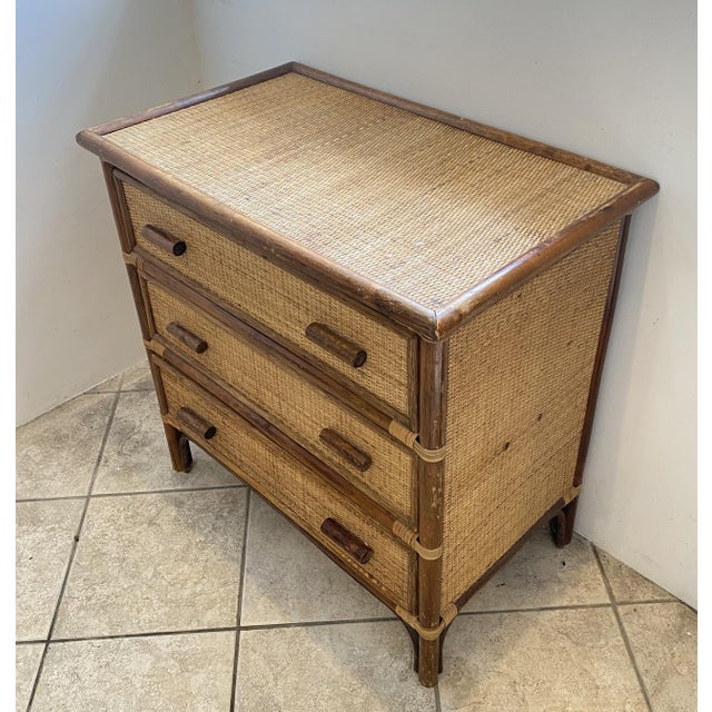 Beautiful 3-drawer rattan chest of drawers in very good condition Very stable, in good condition Dimensions: Height 75cm...