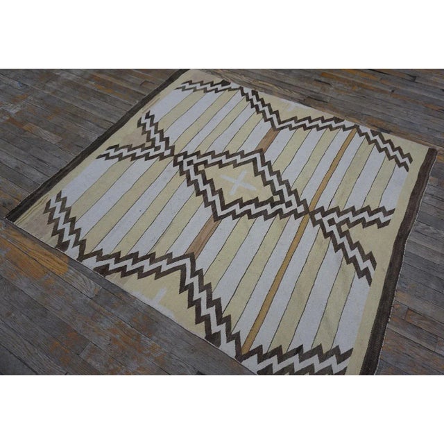 1930s Light Yellow Zig Zag Antique American Navajo Rug 4' 6" X 5' 6" Flatweave Wool Carpet For Sale In New York - Image 6 of 12