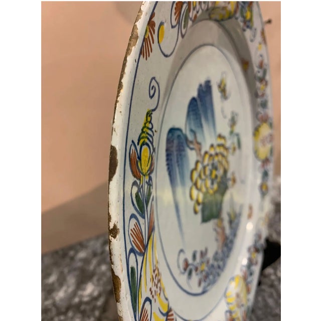 18th Century 18th Century English Delft Polychrome Charger For Sale - Image 5 of 9